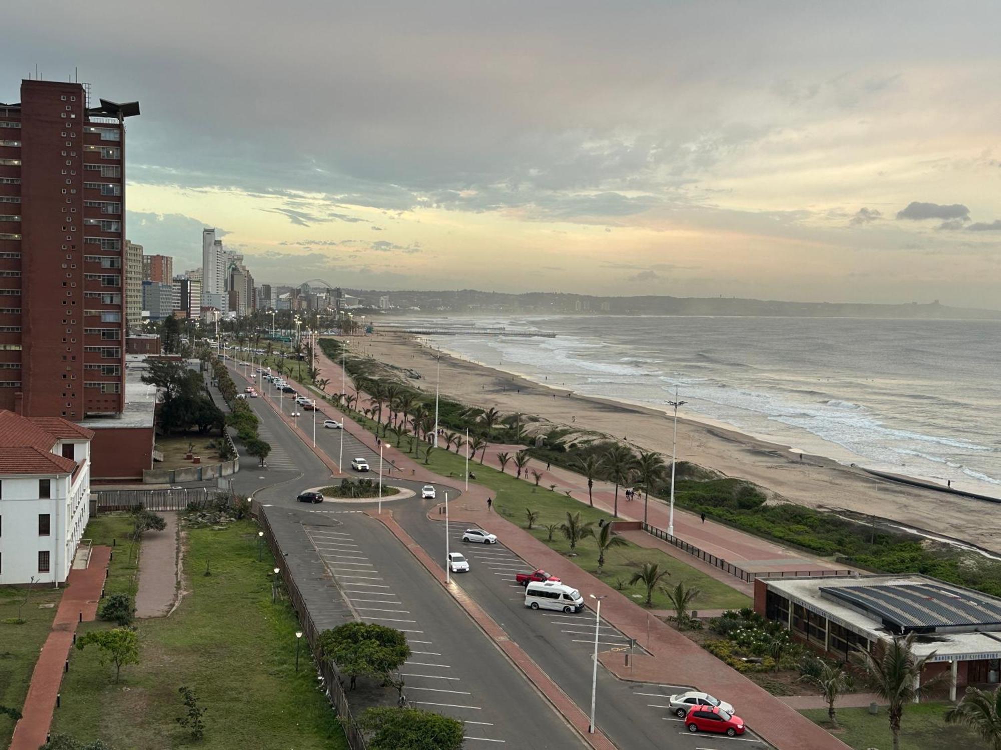 Bongz Accomodation@ Tenbury Apartment Durban Exterior photo