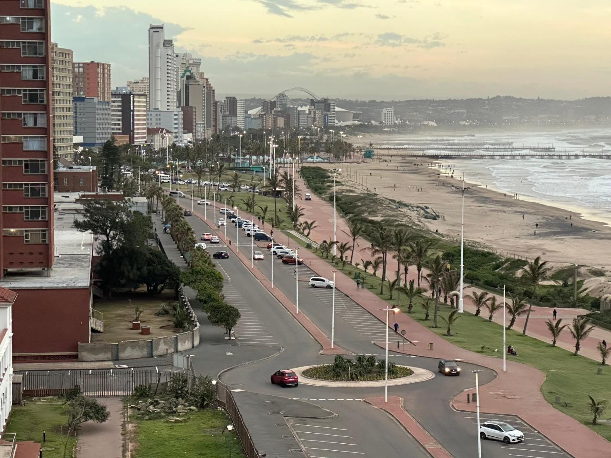 Bongz Accomodation@ Tenbury Apartment Durban Exterior photo